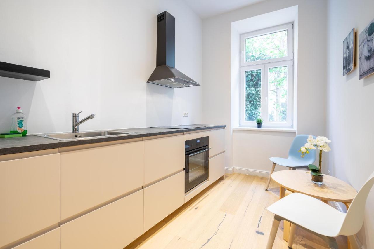 Cottageviertel - Stilvolles Apartment In Parknahe Bécs Kültér fotó