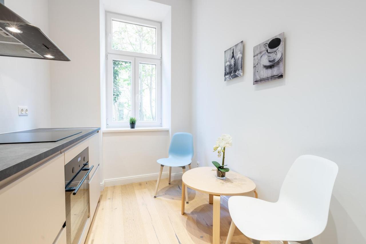 Cottageviertel - Stilvolles Apartment In Parknahe Bécs Kültér fotó